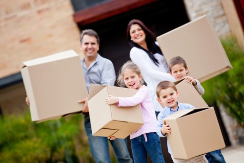 Local packing and unpacking service for flats and houses
