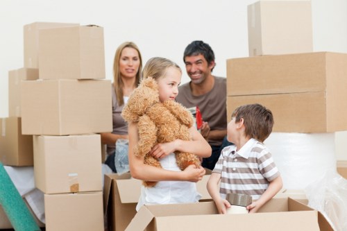 Reliable Man With Van Crouchend team preparing a local move